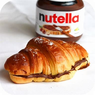 CROISSANT NUTELLA